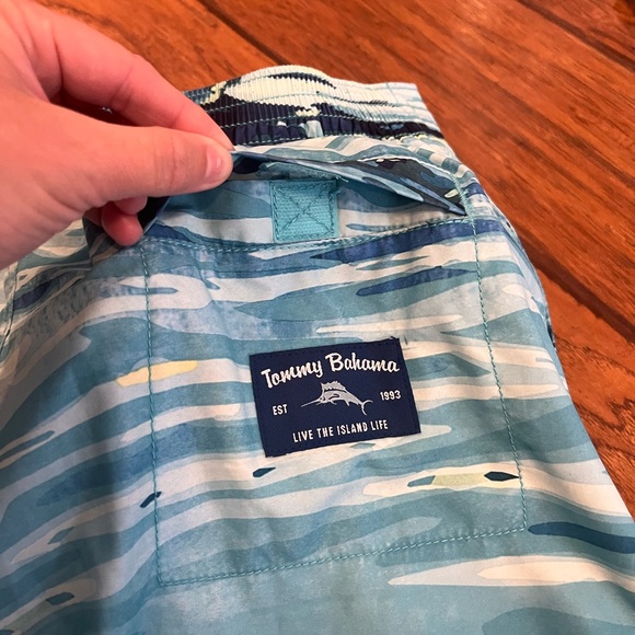 Tommy Bahama swim trunks men’s small blue waves ocean pocket zipper drawstring - Picture 7 of 11